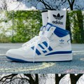 "Adidas" lansirao "luksuznu verziju" klasičnih klompi, ali korisnici mreža jasni - liče na na obuću drugog čuvenog brenda
