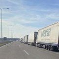 На граничним прелазима, на излазу из Србије, теретњаци чекају и до четири сата