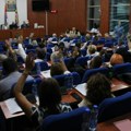 Šta su rekli odbornici opozicije o predlogu da Cvetanović dobije Oktobarsku nagradu i kako su ga branili odbornici vlasti…