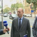 Članu zbora Voždovac sinoć određeno policijsko zadržavanje, advokati ocenjuju: Žele da prikriju činjenicu o pregruboj…
