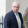 Skandal trese britansku monarhiju: Princ Endrju odrekao se svih titula i počasti, Džefri Epstajn došao mu glave