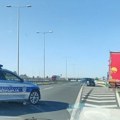 Репортер Бујановачких: Наводни радови на путу и полиција успоравају саобраћај ка Новом Саду
