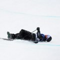 Horor na olimpijskim igrama! Favorit za medalju nepomično ležao posle pada, hitno prebačen u bolnicu! Jezive scene iz Italije…