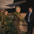 Povratak srpskih mirovnjaka iz Libana, ministar Gašić ih dočekao na aerodromu u Nišu