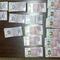 (Foto) Policija zaplenila više od 61.000 falsifikovanih funti, uhapšeni državljani Moldavije i Rumunije