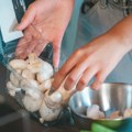 Печурке не треба ни прати ни љуштити: Ево како се правилно чисте