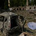 (Foto, video) Rusi balističkim raketama gađali Kijev, Ukrajina dronovima udarila na rafinerije: Kulja crni dim iznad Samarske…