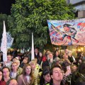Studenti i građani ispred zgrade RIK: Predstavnici Studentske liste podnose prigovor zbog biračkih mesta u dijaspori