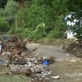 U Dragoševcu kod Jagodine poplavljeno 30 kuća, četiri automobila odnela bujica, uništeni putevi