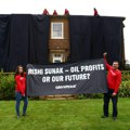Aktivisti Grinpisa se popeli na krov rezidencije britanskog premijera