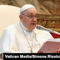Neselektivno gađanje civila je ratni zločin, poručio papa Franjo
