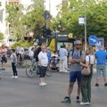 Novosađani blokirali 30 raskrsnica na sat vremena: Kod suda incidenti, na Adicama žurka (FOTO, VIDEO)
