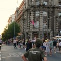 Ispred Vlade Srbije nastavljen protest neformalne grupe zaposlenih na univerzitetu: U Kosjeriću se okupili studenati u blokadi…