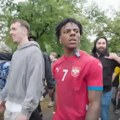 VIDEO Jedna od najvećih svetskih Jutjub zvezda pumpa na Kalemegdanu: Pogledajte scenu uživo koju su videli milioni, vređali i…