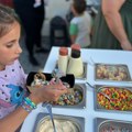 (Foto) mini krofnice osvojile sabor violinista Mali preduzetnici iz Čačka zarađivali džeparac u Pranjanima