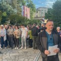 Велики скандал у Трстенику: Отерали свештеника зато што није имао тарифу, грађани протестују и најавили бојкот ВИДЕО