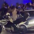 Incident u Radničkom naselju: Veća grupa građana verbalno se sukobila sa policijom nakon zaustavljanja skutera