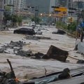 Nevreme odnelo prvu žrtvu: Snažne padavine pokrenule klizište, bujice ulicama nose sve pred sobom (video)