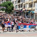 U Kosovskoj Mitrovici šetnja podrške uhapšenom Milunu Lunetu Milenkoviću (foto, video)
