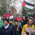 "Nema šopinga dok bombe padaju" – propalestinske demonstracije blokirale prazničnu kupovinu u Londonu