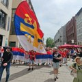 Korteo Srba gazi Minhenom: Ore se patriotske i pesme posvećene Kosovu i Metohiji