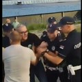 Uhapšen aktivista Nebojša Petković na blokadi pruge u Loznici (VIDEO)