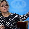 "Možda je to bio udarac iz Kremlja?" Oglasila se Zaharova o šamaranju Makrona