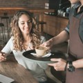 "Nema podele računa!" Restoran uveo novu pravilo i šokirao goste: "Preteruju sa trošenjem"