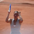 Kostjuk i Bouzkova sigurne, prva predaja na RG