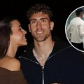 Dušan Vlahović i Vanja uhvaćeni na aerodromu pred letovanje: Fudbaler vodi verenicu u najskuplji rezort u Bodrumu