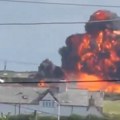 (Uznemirujući video) Piloti ispali iz aviona, sekund kasnije on se velikom brzinom zabio u zemlju: Odjeknula ogromna…