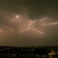U naredna dva sata u Beogradu se očekuje jak olujni vetar i kiša