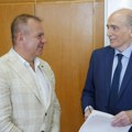 Ministar Krkobabić: Tri minibusa za naše ljude na Kosovu i Metohiji
