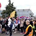 Veliki broj građana na dočeku studenata na Terazijama: "Mama, tata, ne brinite - sve će biti u redu" (UŽIVO)