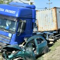 Tuga do neba! U stravičnoj nesreći kod Batajnice poginula braća stara 17 i 19 godina: Prizori sa lica mesta zastrašujući (foto)…