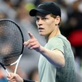 Синер се опет бави „мутним“ радњама