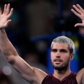 Karlos Alkaraz zgromio Tejlora Frica, čeka Novaka Đokovića ili Janika Sinera u finalu Šest kraljeva!