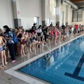 REZULTATI Održano okružno prvenstvo u plivanju: najbolji osnovci i srednjoškolci Srema na bazenu „Pinki“