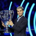 Alkaras ponosan zbog trofeja za osvajanje prvog mesta na ATP listi na kraju godine