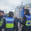 Policajci ubili muškarca! Zabarikadirao se i pretio pištoljem, čitav grad pod opsadom: Haos u Engleskoj