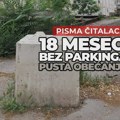 Агонија која траје: грађани Зрењанина остали без паркинга, аутомобили завршили на тротоарима и зеленим површинама…