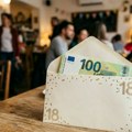 Punoletstvo za 200 gostiju: Koliko novca je u redu staviti u kovertu za 18. rođendan?