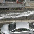 Snažno nevreme pogodilo Zagreb: Vozači stali zbog grada, problemi u snabdevanju strujom