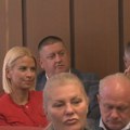 Nakon optužbi bivšeg aktiviste SNS na njegov račun, direktor Novosadske toplane nesmetano prisustvovao sednici Skupštine grada…