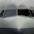 Na avionu puklo staklo, pilot isisan kroz prozor Jeziva scena desila se na 5.000 metara visine, i to zbog ove greške