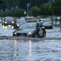 Nezapamćena oluja u Kragujevcu: Padao grad veličine oraha, ulice pod vodom (foto)