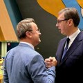 Vučić se u Njujorku sastao sa šefom diplomatije Luksemburga Gzavijeom Betelom