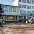 Uz dekanku, privedeno još pet osoba sa Medicinskog fakulteta u Novom Sadu
