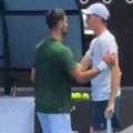 Novak priredio šou publici: Medvedev i on razmenjivali munjevite poene, a onda se priključio Siner!