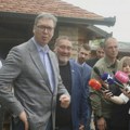 "Čuda" u Sremu: Vučić i vladika kao serdar i vojvoda, a bivši opozicionar bilbordom na krovu dočekuje predsednika